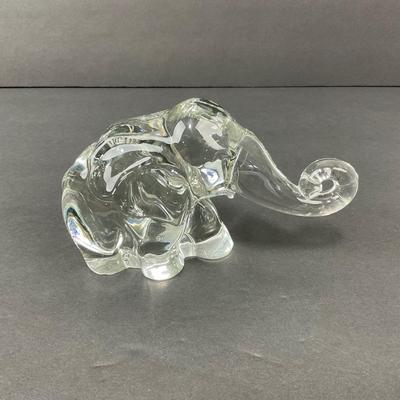 -74- HEISEY | Art Glass Mother Elephant Figure