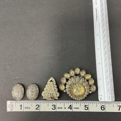 -82- COSTUME | Miscellaneous Assortment Of Bits & Pieces