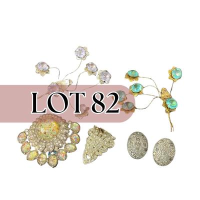 -82- COSTUME | Miscellaneous Assortment Of Bits & Pieces