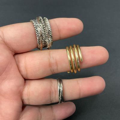 -83- COSTUME | Assortment Of Rings & Bracelets