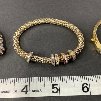 -83- COSTUME | Assortment Of Rings & Bracelets