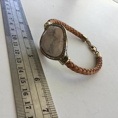 Light pink stone type fashion bracelet