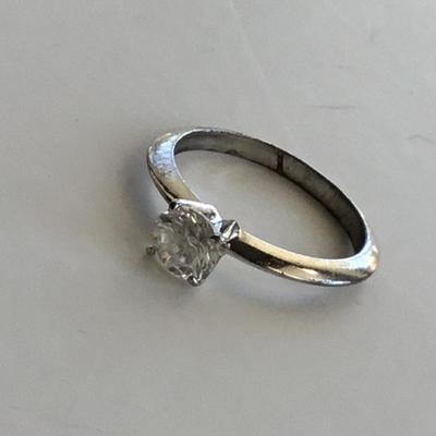 Unmarked beautiful ring