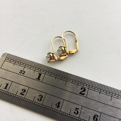 Gold tone fashion unmarked earrings