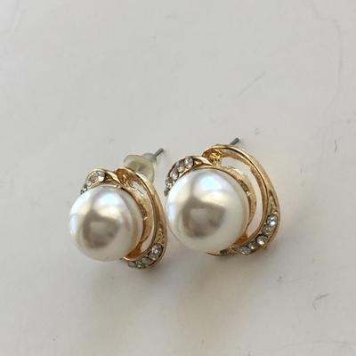 Gold tone faux pearl stud earrings