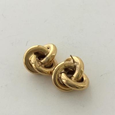Gold tone fashion earrings
