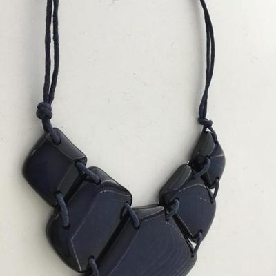 Navy blue fashion necklace