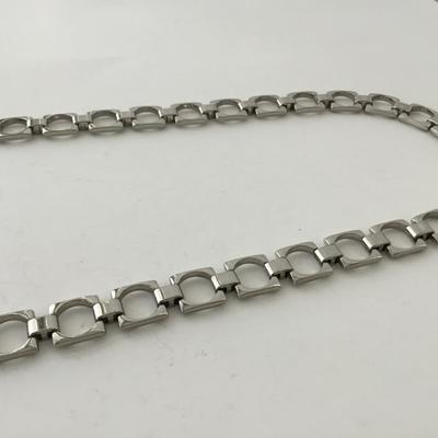 Silver tone fashion belt