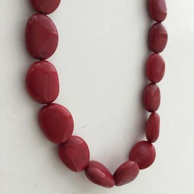 Vintage chaps marked red stone type fashion necklace