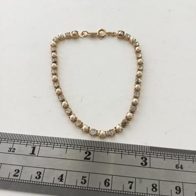 Avon vintage marked beautiful gold tone bracelet