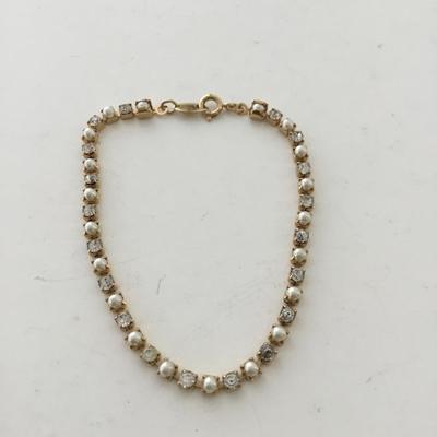 Avon vintage marked beautiful gold tone bracelet