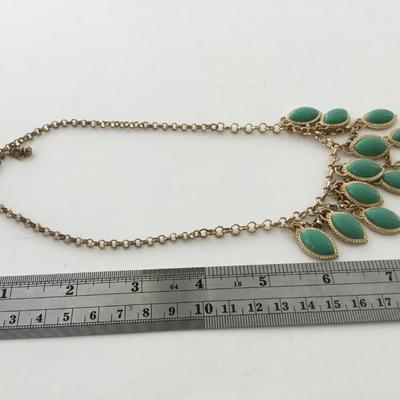 2028. Marked green fashion necklace