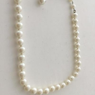 Vintage adjustable Japan marked beaded necklace