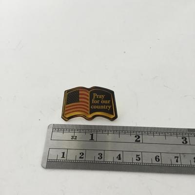 Vintage pray for our country push pin