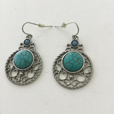 Silver tone fashion dangle earrings
