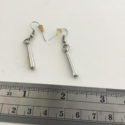 Unmarked silver tone dangle earrings