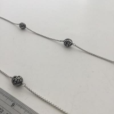 Silver tone fashion necklace