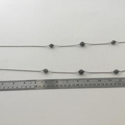 Silver tone fashion necklace