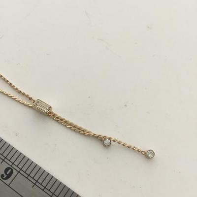 Gold tone unique clasp fashion necklace