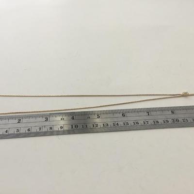 Gold tone unique clasp fashion necklace