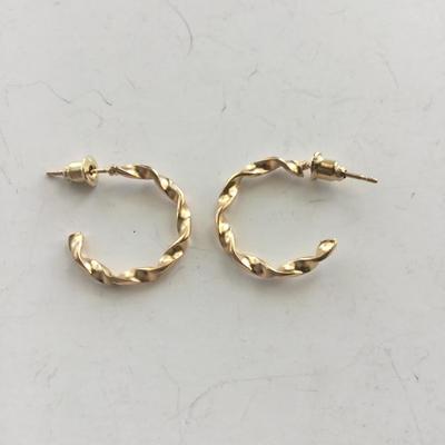 Gold tone small fashion earrings