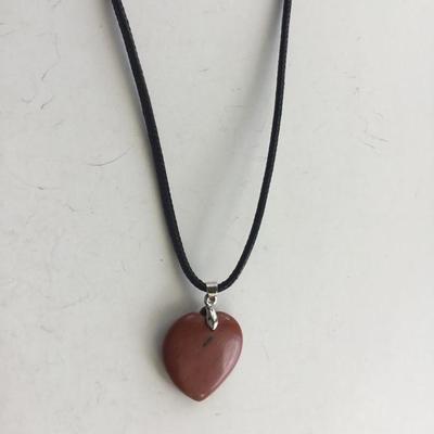 Unmarked heart fashion cord necklace