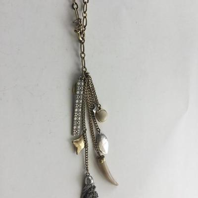 Shamrock marked tassel chain type long necklace
