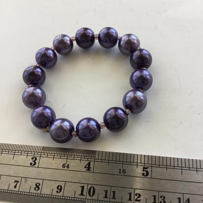 Purple beaded stretchy bracelet
