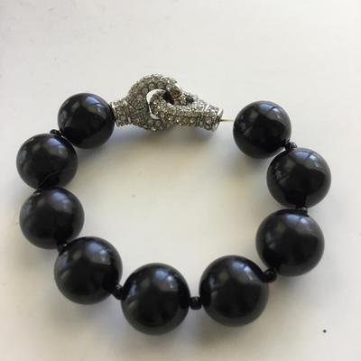 Unique black beaded fashion bracelet