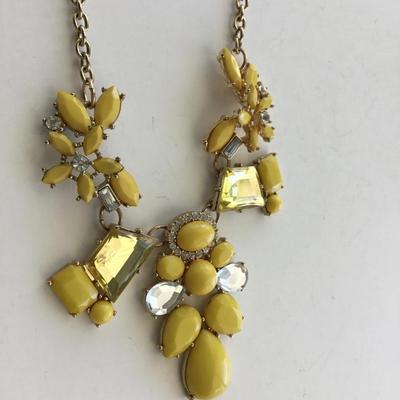 Yellow statement cc. Marked beautiful necklace