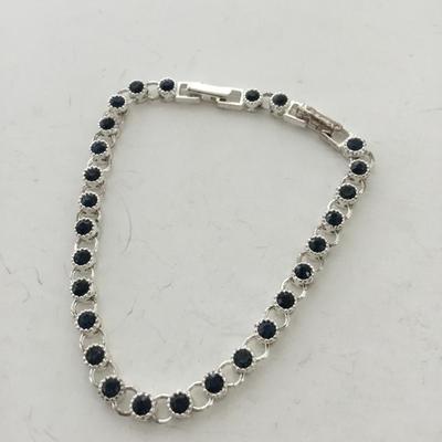 Blue vintage clasp bracelet