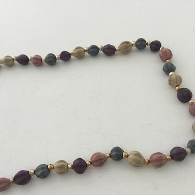 Colorful beaded fashion necklace