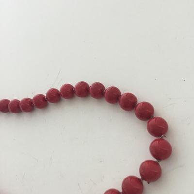 Red beaded fashion necklace