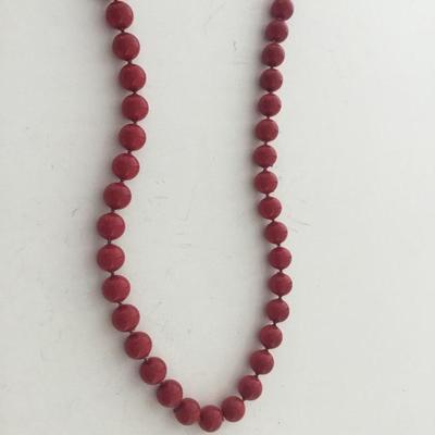 Red beaded fashion necklace