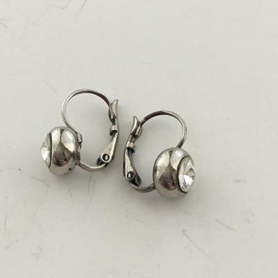 Silver tone unmarked vintage clip on earrings