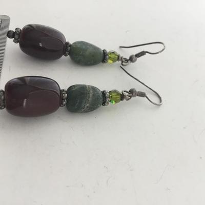 Beautiful dangle fashion earrings