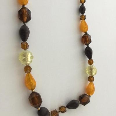 Multicolor beaded fashion necklace