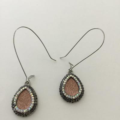 Beautiful fashion dangle earrings