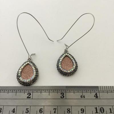 Beautiful fashion dangle earrings
