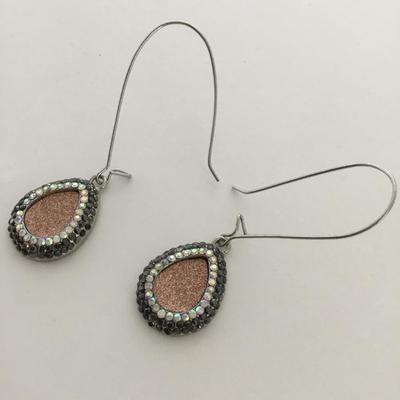 Beautiful fashion dangle earrings