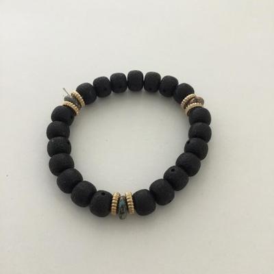 Black beaded stretchy fashion bracelet