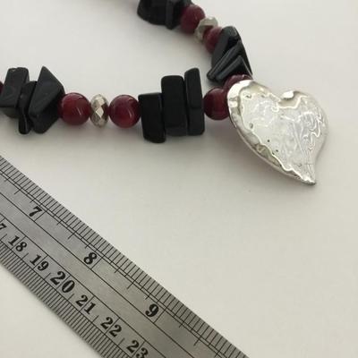 Heart bulky beaded fashion necklace