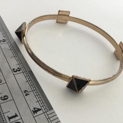 Gold tone black fashion bracelet