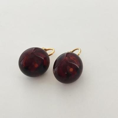 Gold tone unmarked clip on earrings
