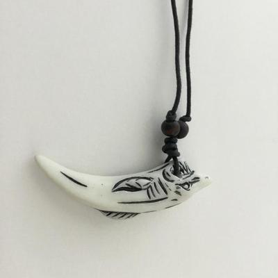 Adjustable rope type fashion necklace