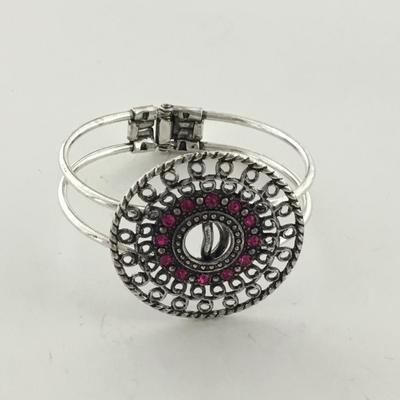 Silver tone fashion bracelet
