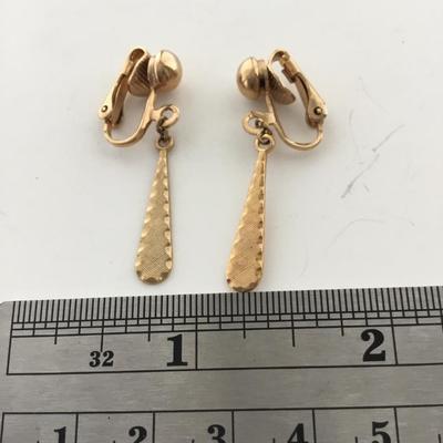 Gold tone dangle vintage clip on earrings