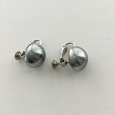 Marvella marked vintage clip on earrings