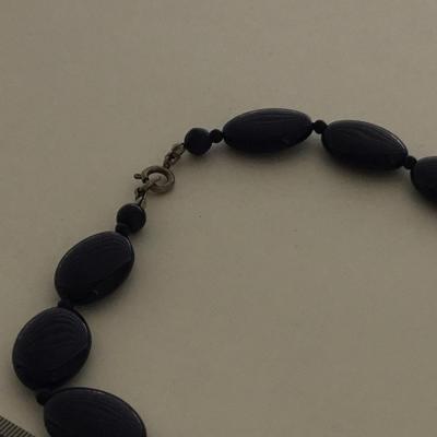 Unmarked navy blue fashion necklace