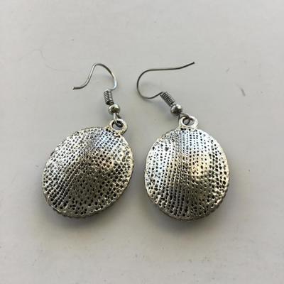 Silver tone rhinestone fashion earrings